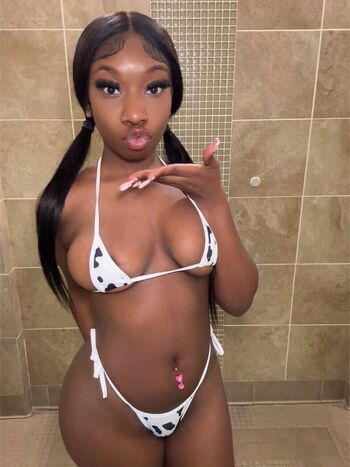 Nyahxoxo leaked private photo uncensored HD quality