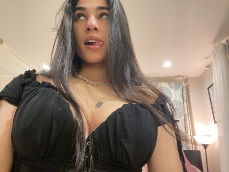 Naila iqbal leaked private photo uncensored HD quality