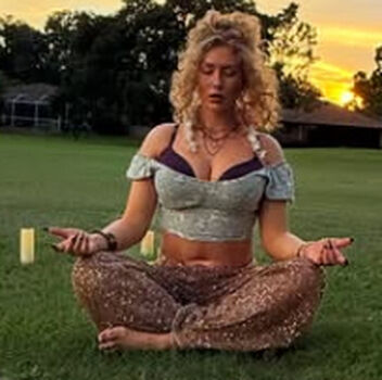 Nikkita lyons  page leaked private photo uncensored HD quality