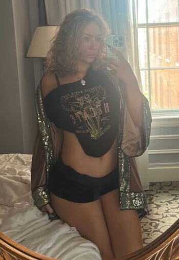 Nikkita lyons  page leaked private photo uncensored HD quality