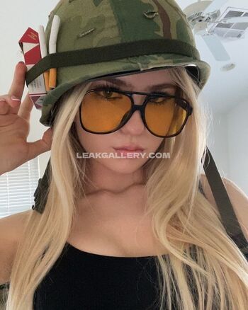 Offizieramira leaked private photo uncensored HD quality