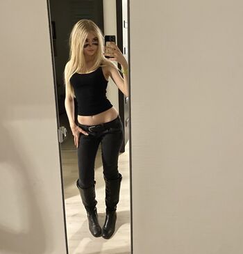 Offizieramira leaked private photo uncensored HD quality