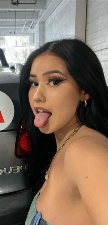 Petitebruneone leaked private photo uncensored HD quality