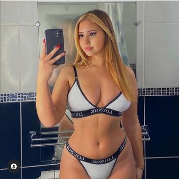 Petitebruneone leaked private photo uncensored HD quality