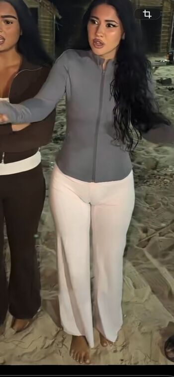 Petitebruneone leaked private photo uncensored HD quality