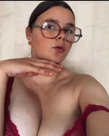 Petitesaloppppppe leaked private photo uncensored HD quality