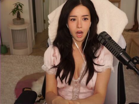 Pokimane  page leaked private photo uncensored HD quality