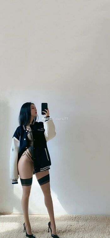 Qiaoniutt  page leaked private photo uncensored HD quality