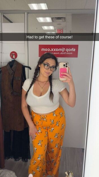 Qveenjulia leaked private photo uncensored HD quality