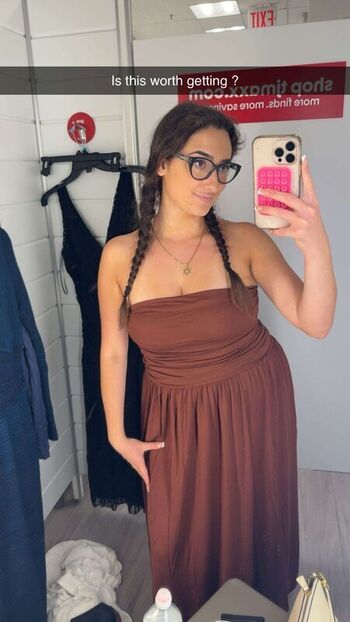 Qveenjulia leaked private photo uncensored HD quality