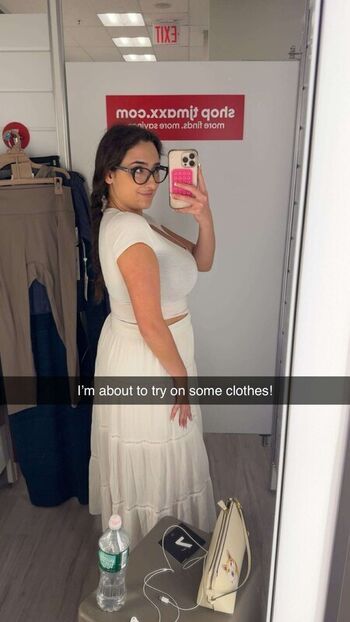 Qveenjulia leaked private photo uncensored HD quality