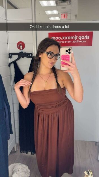 Qveenjulia leaked private photo uncensored HD quality