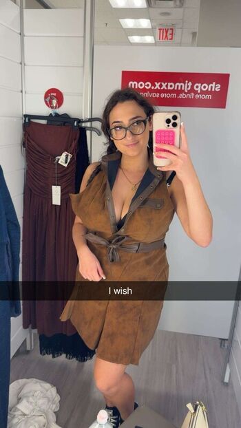 Qveenjulia leaked private photo uncensored HD quality