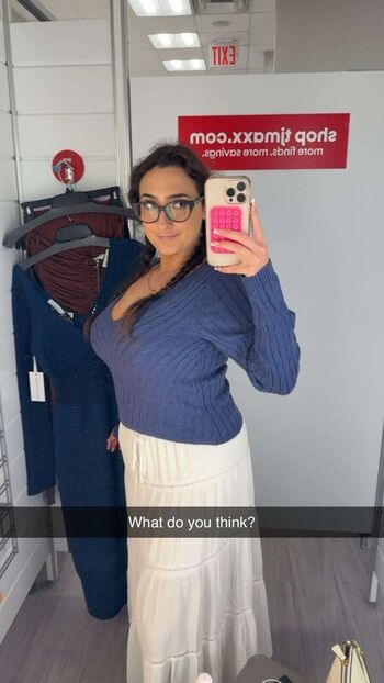 Qveenjulia leaked private photo uncensored HD quality
