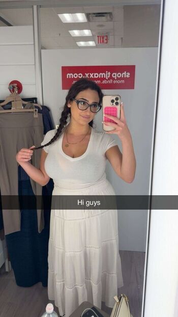 Qveenjulia leaked private photo uncensored HD quality