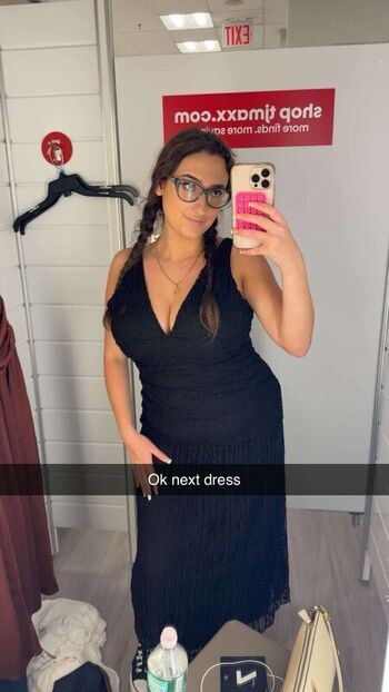 Qveenjulia leaked private photo uncensored HD quality