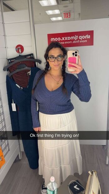 Qveenjulia leaked private photo uncensored HD quality