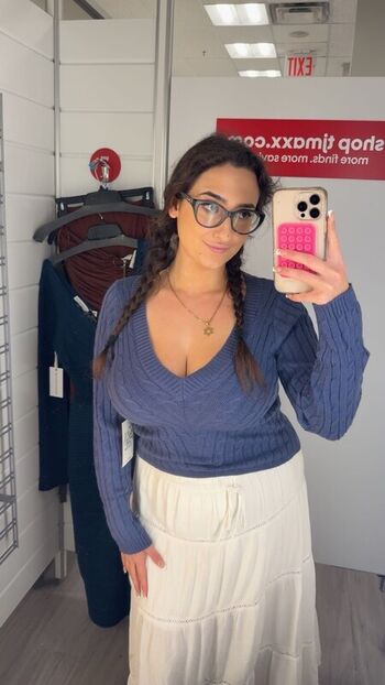 Qveenjulia leaked private photo uncensored HD quality