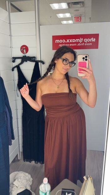 Qveenjulia leaked private photo uncensored HD quality