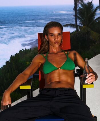 Rosie huntington whiteley  page leaked private photo uncensored HD quality