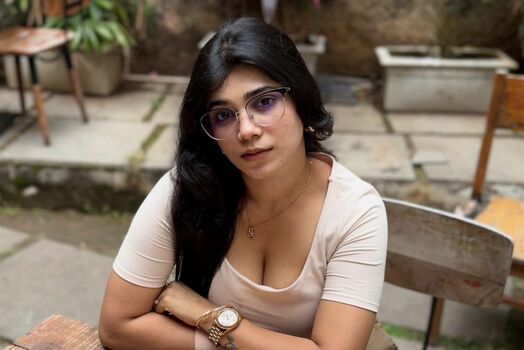 Saadhananaidu page leaked private photo uncensored HD quality