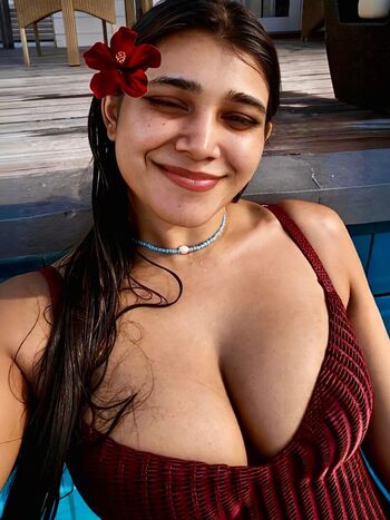 Saadhananaidu page leaked private photo uncensored HD quality