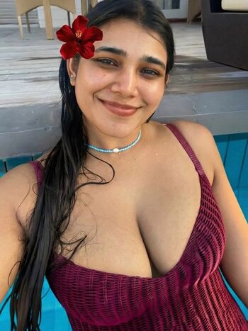Saadhananaidu page leaked private photo uncensored HD quality