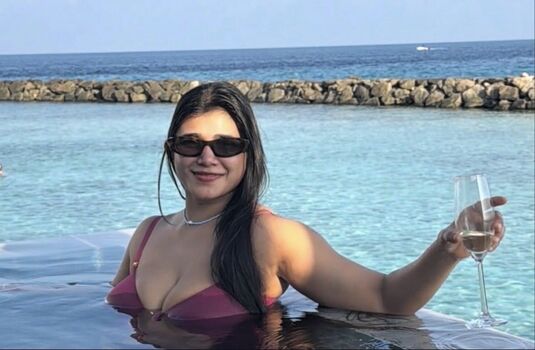 Saadhananaidu leaked private photo uncensored HD quality