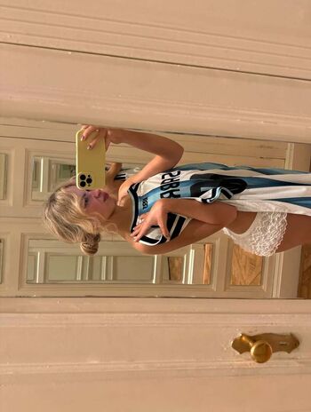 Sabrina carpenter  page leaked private photo uncensored HD quality