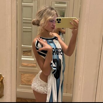 Sabrina carpenter  page leaked private photo uncensored HD quality