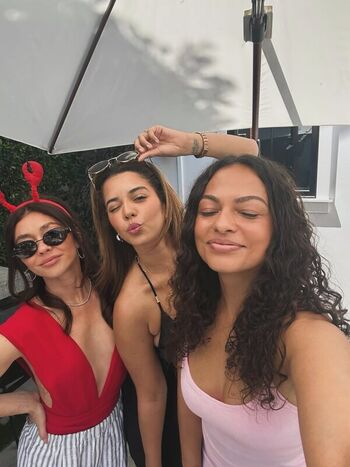 Sarah hyland leaked private photo uncensored HD quality