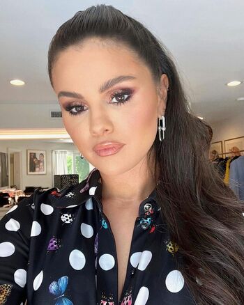Selena gomez  page leaked private photo uncensored HD quality