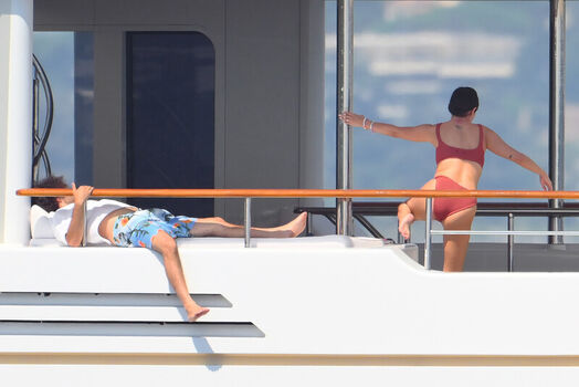 Selena gomez  page leaked private photo uncensored HD quality