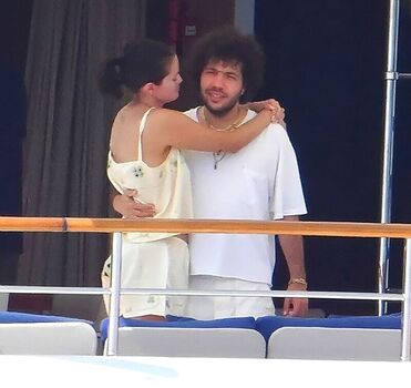 Selena gomez  page leaked private photo uncensored HD quality