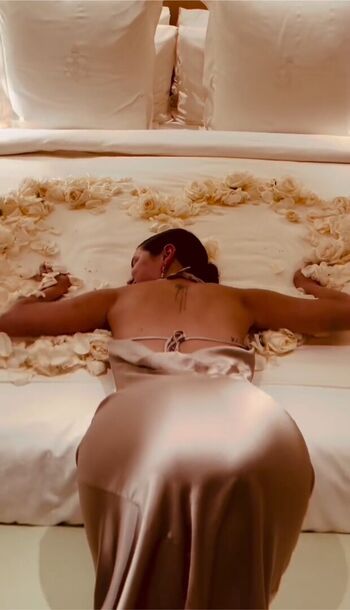 Selena gomez  page leaked private photo uncensored HD quality