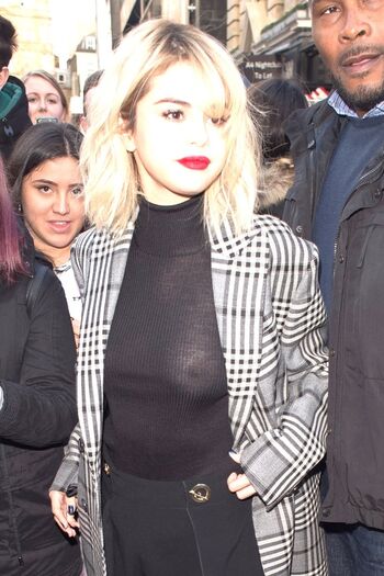 Selena gomez  page leaked private photo uncensored HD quality