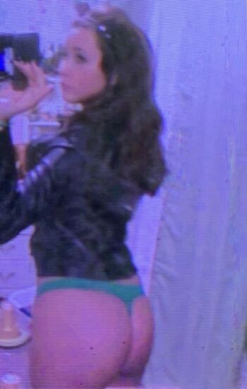 Show your girlfriend page leaked private photo uncensored HD quality