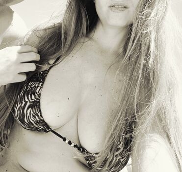 Show your girlfriend page leaked private photo uncensored HD quality