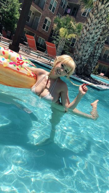 Show your girlfriend page leaked private photo uncensored HD quality