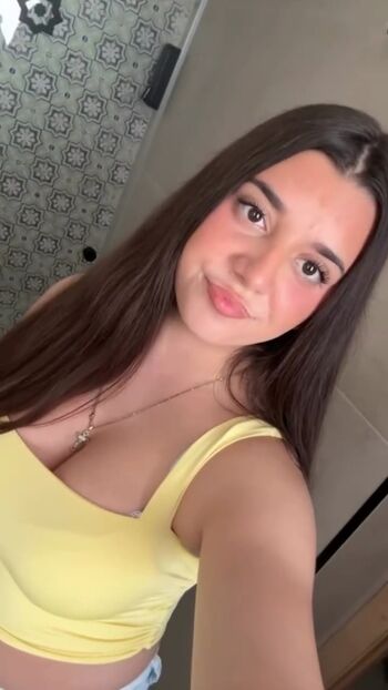 Show your girlfriend page leaked private photo uncensored HD quality