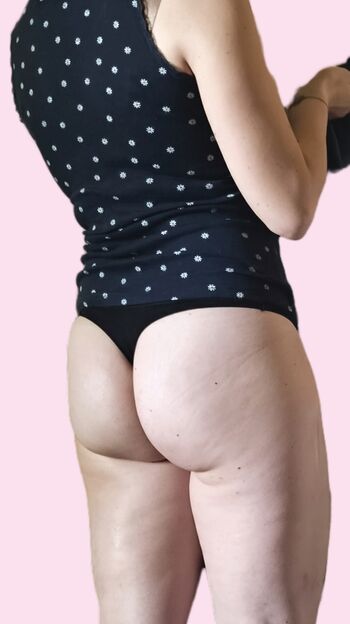 Show your girlfriend page leaked private photo uncensored HD quality