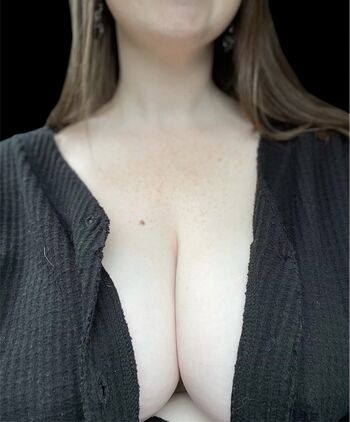 Show your girlfriend leaked private photo uncensored HD quality