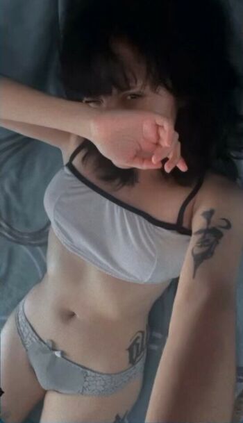 Show your girlfriend page leaked private photo uncensored HD quality