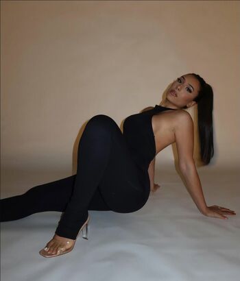 Siobhan awad leaked private photo uncensored HD quality