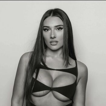 Siobhan awad leaked private photo uncensored HD quality
