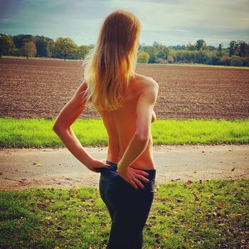 Skinnysonja leaked private photo uncensored HD quality