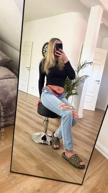 Sofielovely page leaked private photo uncensored HD quality