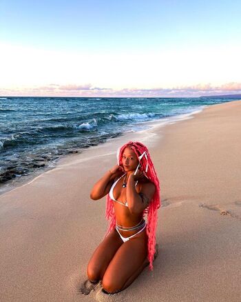 Soleyfaye leaked private photo uncensored HD quality