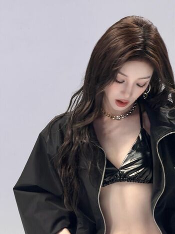 Song yuqi page leaked private photo uncensored HD quality