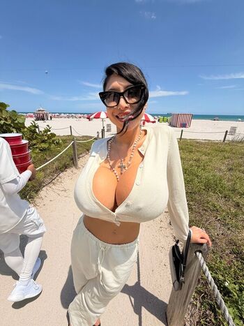 Soniaalxis page leaked private photo uncensored HD quality